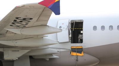 Man who opened Asiana plane door in mid-air tells police he did it because he was 'uncomfortable'