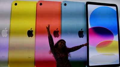 Apple Could Make Future IPhones, IPads Roll Out Like Scrolls