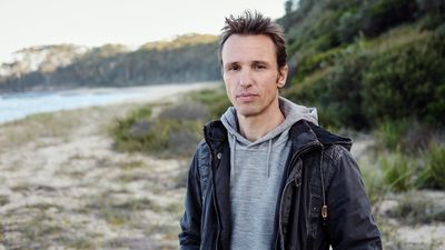 Author Markus Zusak knocked back Hollywood to make The Messenger TV series in Australia