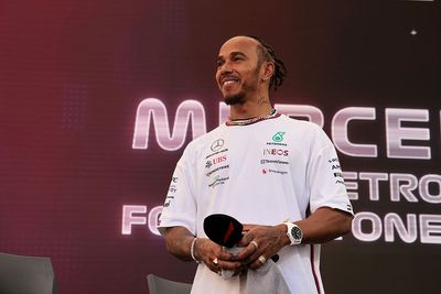 Hamilton's Mercedes F1 future "never a millimetre in doubt" amid Ferrari rumours