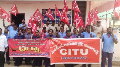 Andhra Pradesh: Construction of 100-bed ESI hospital is needed in industrial zone of Srikakulam district, say CITU leaders