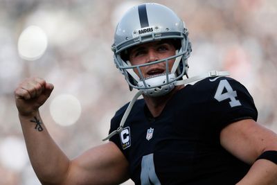 PFF barely ranks Derek Carr as a top-15 QB going into his first season with the Saints