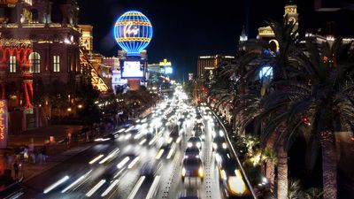 A Las Vegas Strip Icon Is Saying Its Las Vegas Goodbye