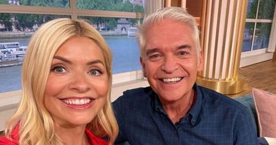 'Brave' Holly Willoughby refuses to make vital change to social media amid Phil fallout