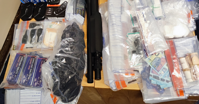 €85,000 in drugs and two replica firearms seized in Dublin