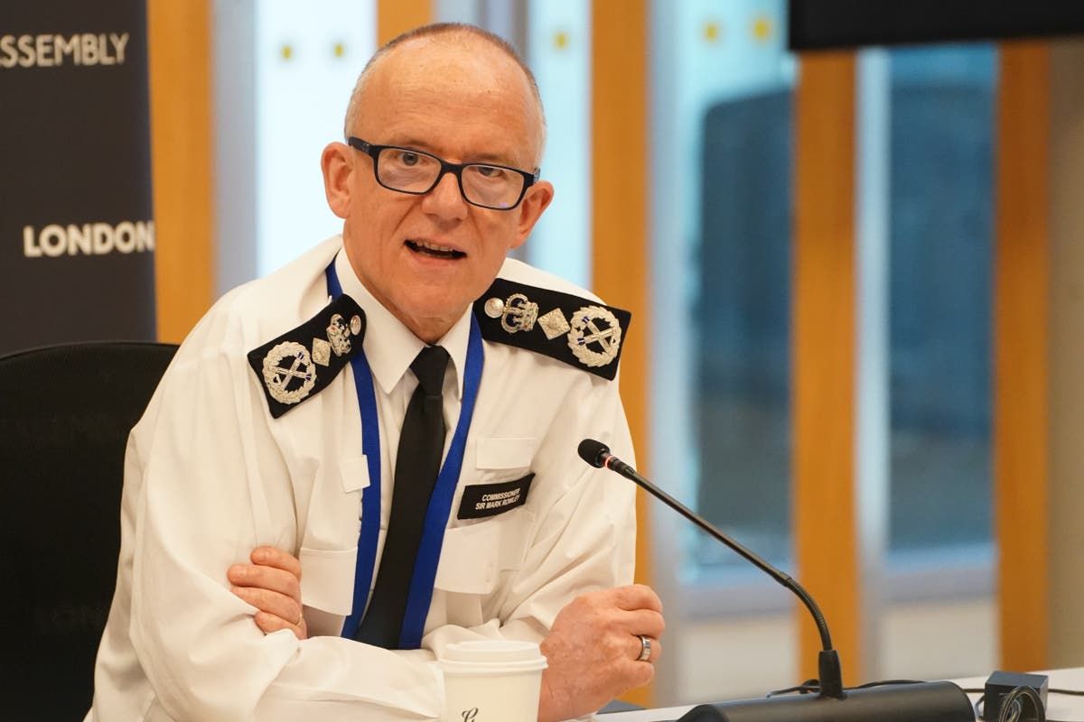 Met Police officers to stop attending mental health…