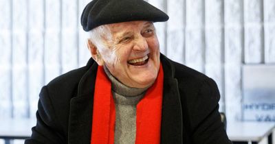 'In a class of his own': tributes to artist John Olsen at state memorial
