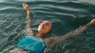 How many calories does swimming burn? This low-impact workout is a surprising one