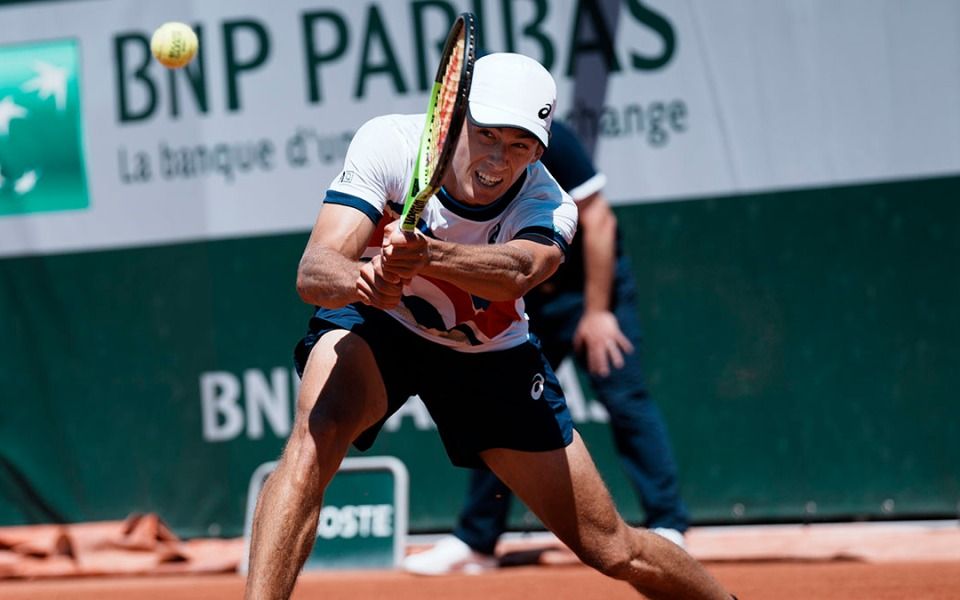 Alex de Minaur makes impressive start in French Open…