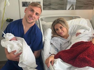 Dani Dyer chooses matching initial names for newborn twin daughters: ‘My heart feels so full’