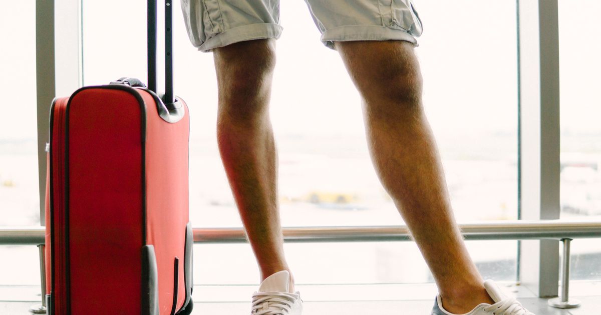 Flight attendant warns people to 'never' wear shorts…