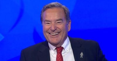 Jeff Stelling takes Rangers parting shot as emotional Sky Sports sign off includes Celtic trophy taunt