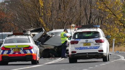 Man in his 20s has died, while the Mitchell Highway near Orange remains closed
