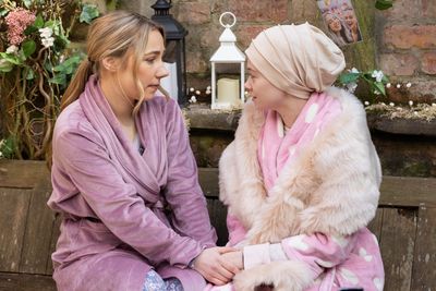 Hollyoaks spoilers: Peri Lomax reads her wedding vows to Juliet!