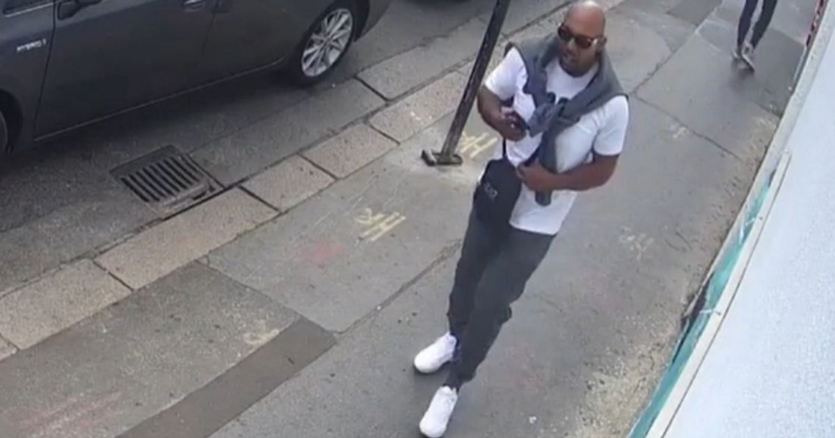 Drug dealer shot at pedestrians yards from London…