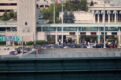 US-Canada border plunged into lockdown as driver claiming to have explosives refuses to stop car
