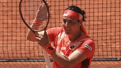 Dominant Jabeur sends Bronzetti packing in French Open first round
