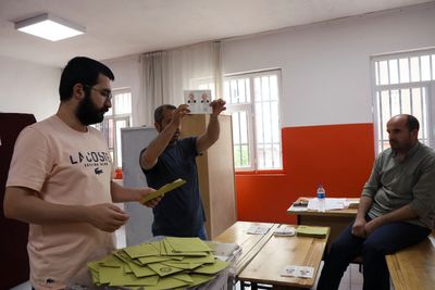 Opposition Turkish TV probed for 'insulting' election coverage