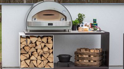 What’s the best wood for a pizza oven? Essential fuel advice
