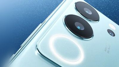 A ring light on a phone? That's crazy, but the Vivo S17 Pro has just done that!