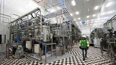 France opens huge 'gigafactory' to make batteries for electric cars