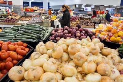 Canada aims to tackle rising food costs