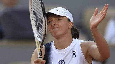 Defending champion Iga Swiatek into French Open second round