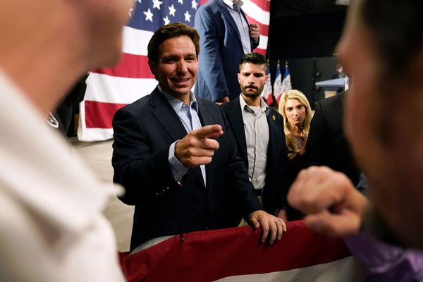 DeSantis looks to connect with voters during 1st full day of campaigning in Iowa