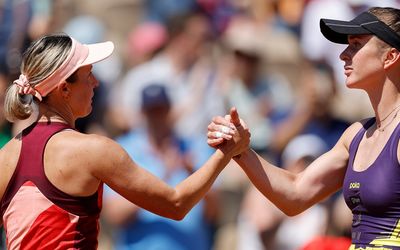 Hope of upset fades as Storm Hunter succumbs to Elena Svitolina at Roland Garros