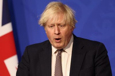 Boris Johnson hands WhatsApps and notebooks to Cabinet Office amid Covid inquiry row