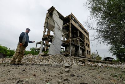 Bakhmut falls silent as Russia and Ukraine trade air raids