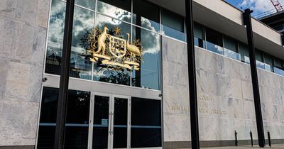 Teen armed robber accuses victim of paedophilia, leads high-speed police chase
