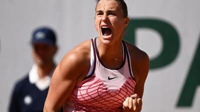 Sabalenka powers into French Open third round