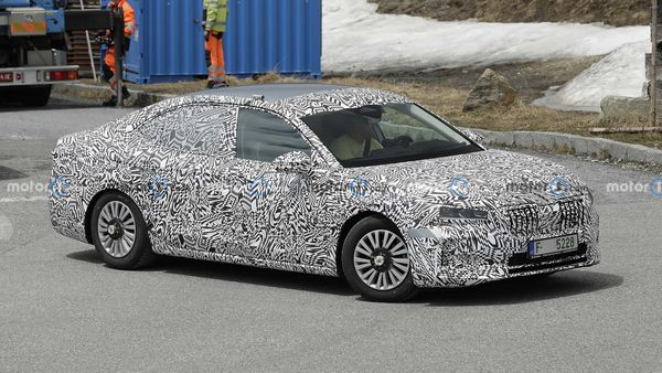 2024 Volkswagen Golf Facelift Spied Showing New Headlights