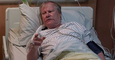 Corrie legend Roy Cropper sparks death fears - but huge blunder distracts fans