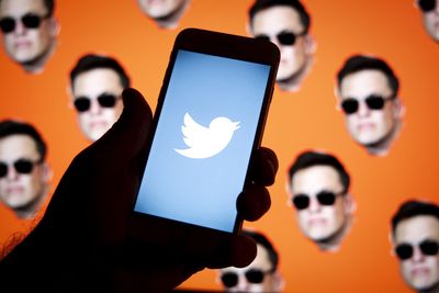 A group flagged 'hate' tweets from Twitter Blue users and says Twitter didn't act for days