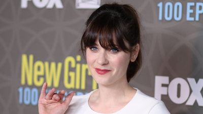 Zooey Deschanel Is Blonde For Her Latest TV Gig & I’ve Never Seen This Woman Before In My Life