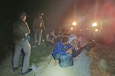One illegal migrant killed, 10 arrested after pickup overturns