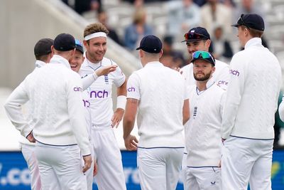 Ireland dig in after England seamer Stuart Broad rips through top order