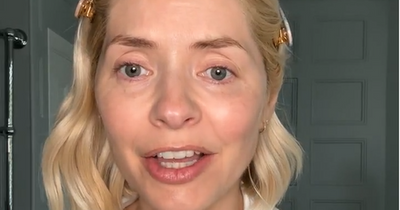 Holly Willoughby appears make-up free in Instagram post to fans