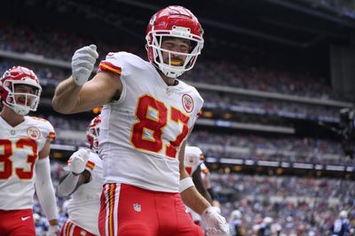 Chiefs TE Travis Kelce responds to Shaquille O’Neal’s basketball game challenge