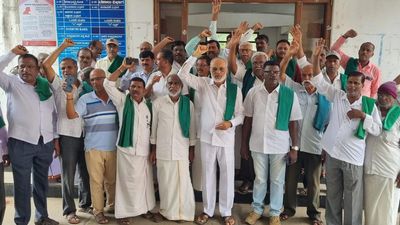 Shivamogga farmers stage protest in support of agitating wrestlers