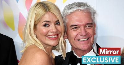 Holly Willoughby 'made one Phil Schofield mistake that could end her career' - expert