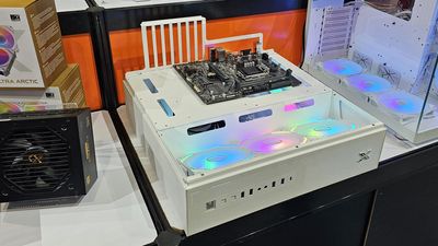Xigmatek Shows off Glowing White PC Test Bed and Several High-End Cases