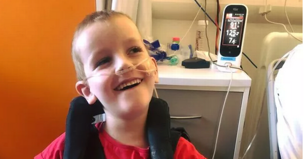 Scots boy, 7, diagnosed with rare condition finally returns to school after 171 days in hospital