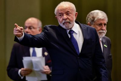 Lula pledges to stabilize Brazil's economy, says 'we'll grow again'