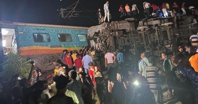 Several dead and 180 injured after carriages derail in horror India train crash