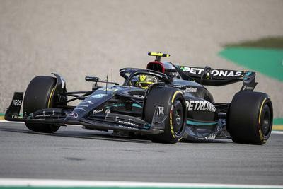 Hamilton fears he may not make F1 Spanish GP Q3