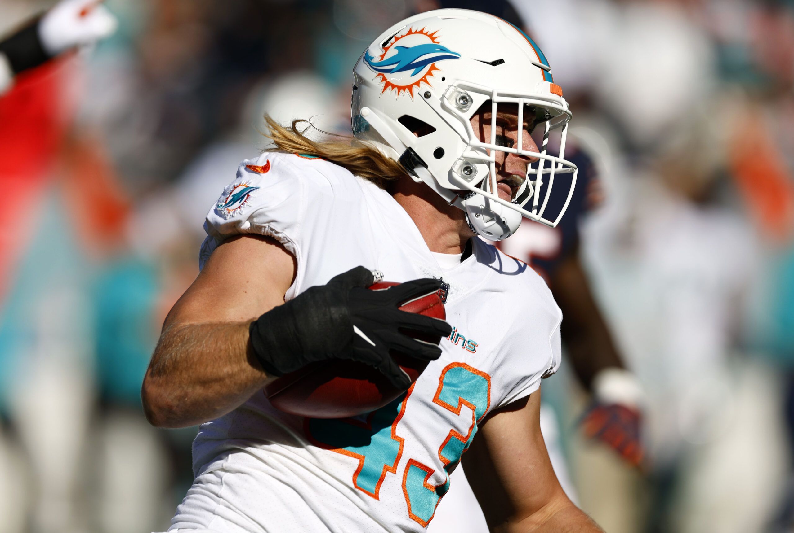 Breaking down terms of Dolphins LB Andrew Van Ginkel's new contract