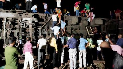 Coromandel Express derailment | Three NDRF teams at site, six more being rushed